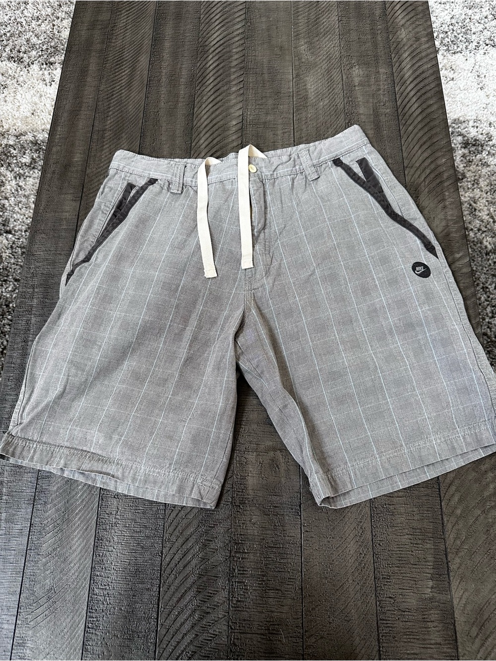 Nike Men’s Casual light Drawstring Shorts with Pinstripes with Pockets (M)